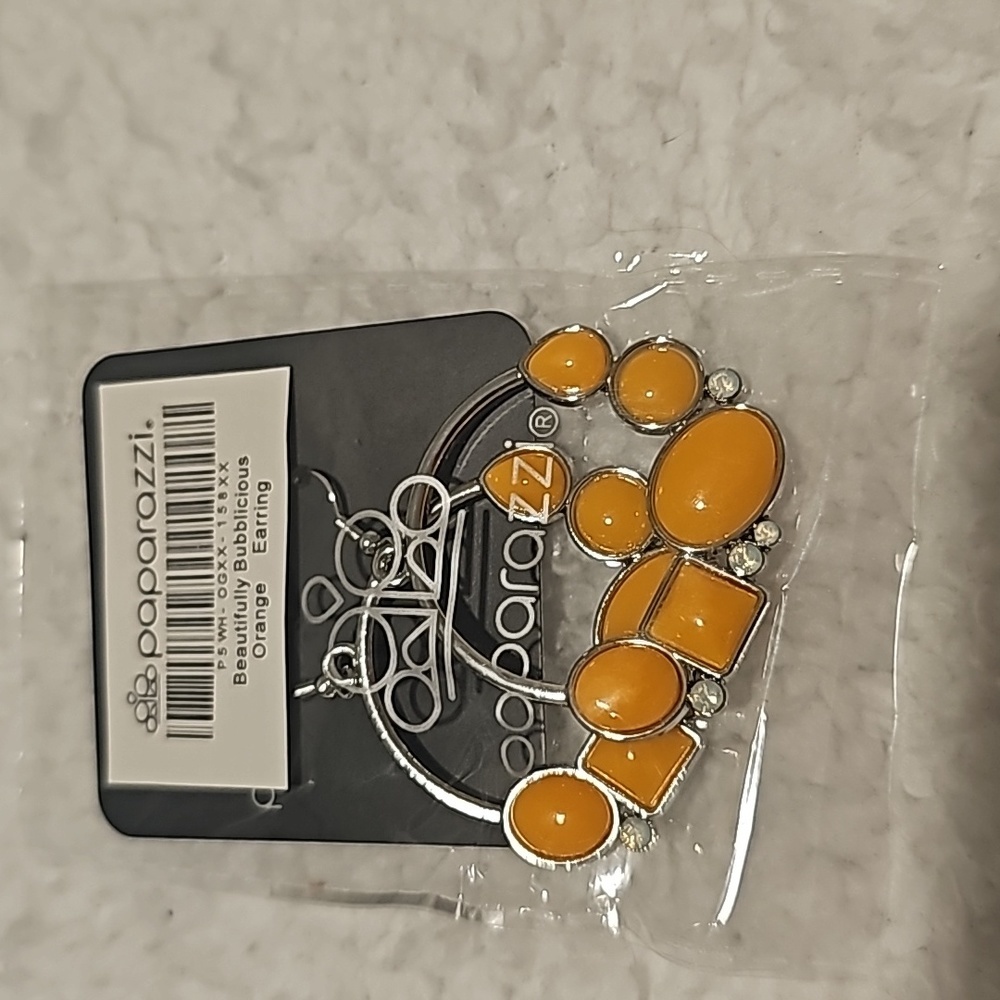 Beautifully BUBBLICIOUS Orange 🍊 Earrings - Picture 3 of 3